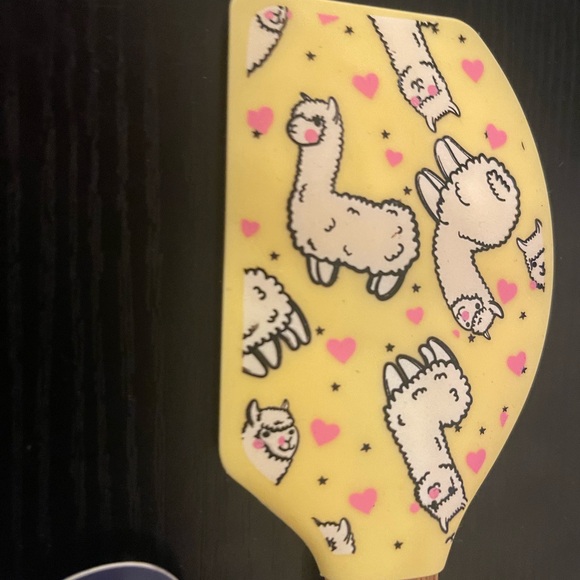 Yellow Llama Spatula AND Unicorn Cookie Cutter - Picture 3 of 11